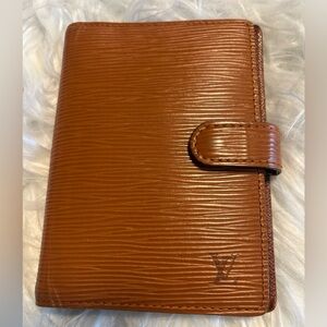 Louis Vuitton epi agenda/passport cover